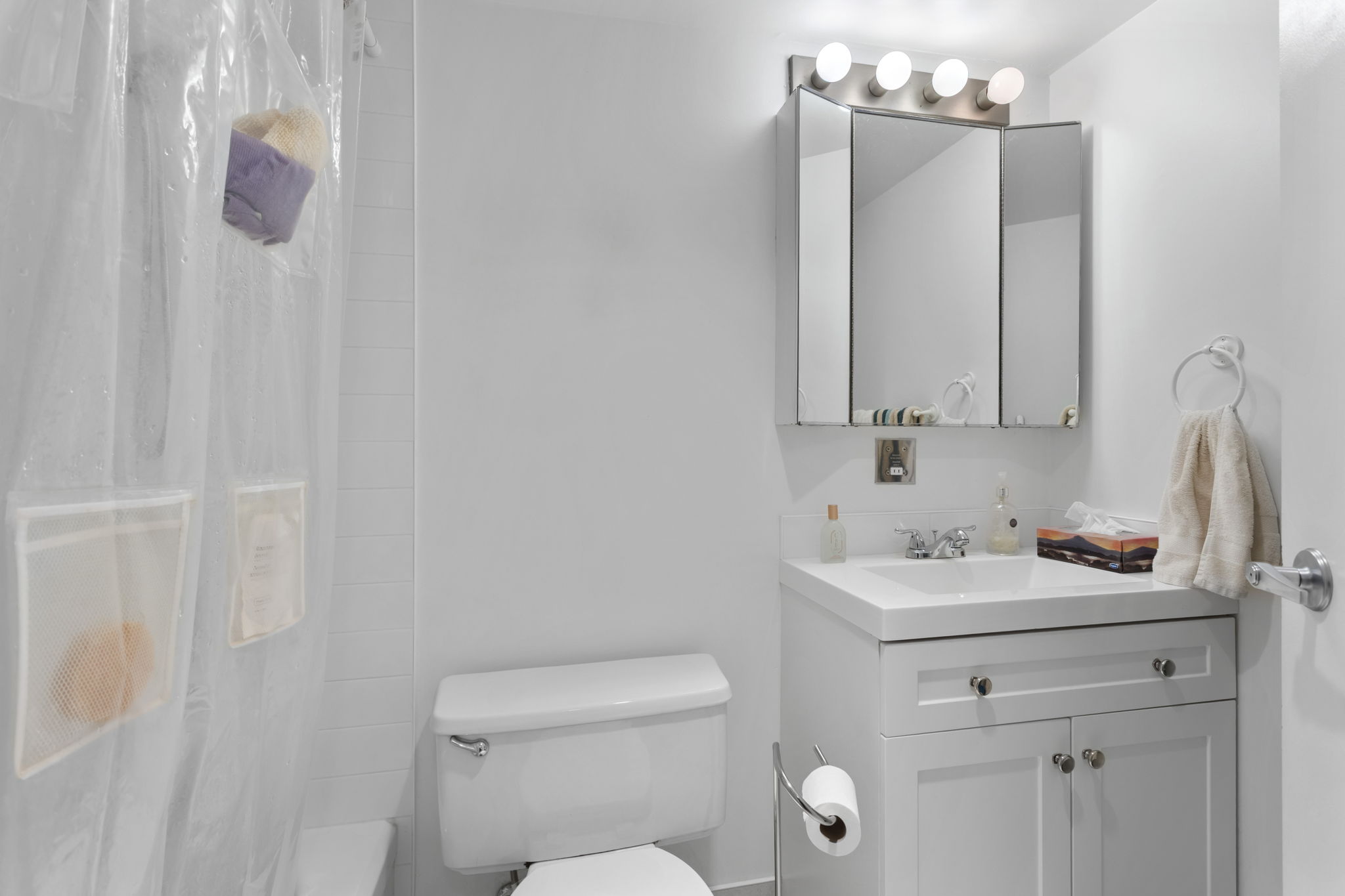 #403 - 2119 Bellevue Avenue